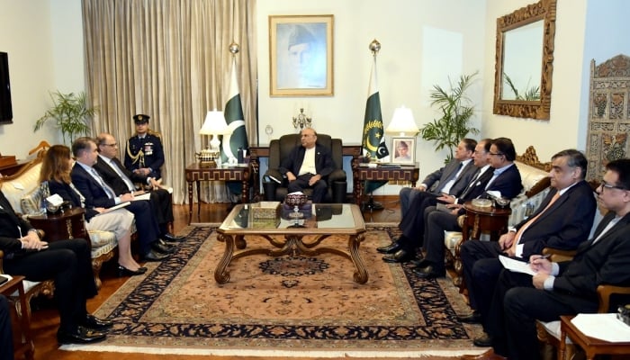 صدر مملکت سے آئی ایم ایف وفد کی ملاقات، صدر کا پاکستان سے تعاون پر اظہار تشکر