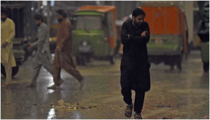 پنجاب کے مختلف شہروں میں آندھی اور طوفان، مختلف حادثات میں 10افراد جاں بحق