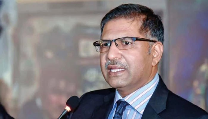 عمران خان نے کہا ہے اسٹیبلشمنٹ بات کرنا چاہتی ہے تو براہ راست ان سے کر لے: سینیٹر علی ظفر