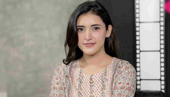 ایسا شوہر چاہیے جو میرے پاؤں دبائے اور اپنے ہاتھوں سے کھانا کھلائے: اداکارہ سحر ہاشمی