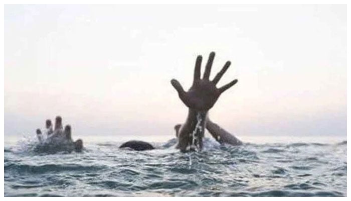 عمرکوٹ: تالاب میں نہاتے ہوئے 3 بچے ڈوب کر جاں بحق ہوگئے