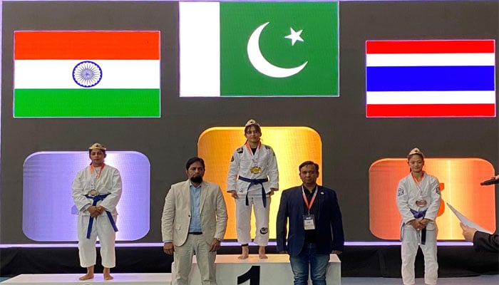 پاکستان کی بانوکوثر نے ایشین جوجِٹسو چیمپئن شپ میں بھارتی حریف کو ہراکرگولڈ میڈل جیت لیا