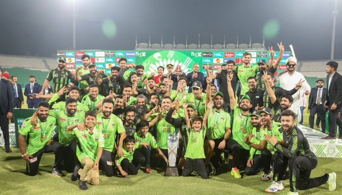 لاہور قلندرز کوئٹہ گلیڈی ایٹرز کو ہرا کر تیسری بار پی ایس ایل کی فاتح بن گئی