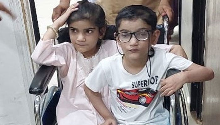 دل کی بیماری میں مبتلا بھارت سے بغیر علاج واپس آئے ننھے عبداللہ کی سرجری کردی گئی