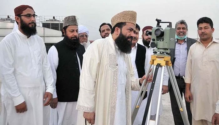 بقرہ عید 6 کو ہوگی؟ یا 7 جون کو؟فیصلہ کچھ دیر میں متوقع