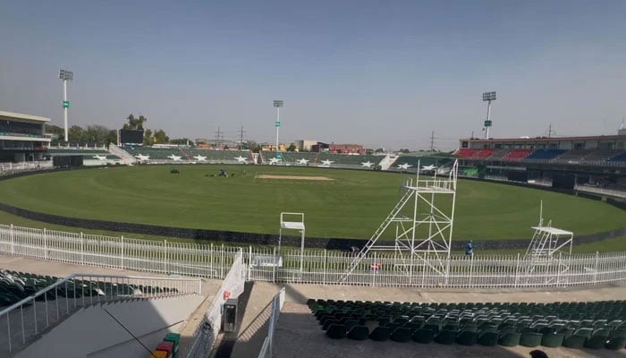 فیکٹ چیک: راولپنڈی کرکٹ اسٹیڈیم کے بھارتی حملے میں تباہ ہونے کے دعوے غلط ہیں