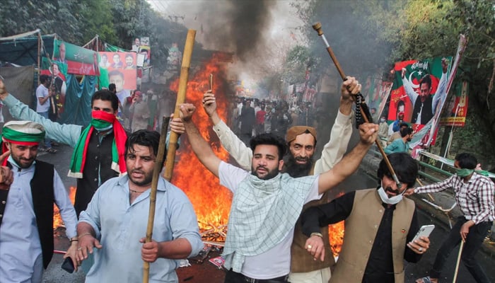 کیا عمران خان کو رہائی ملنی چاہیے؟