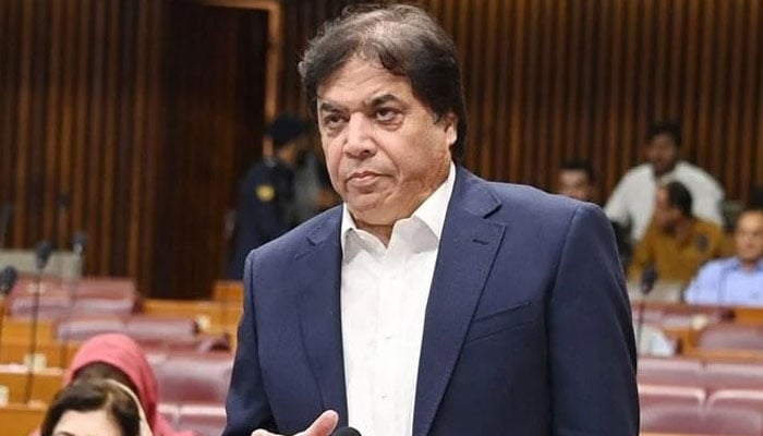 فیلڈ مارشل کی وجہ سے پاکستان کا سر فخر سے بلندہوا، وزیر اعظم نے کامیاب حکمت عملی سے بھارت کو تنہا کردیا