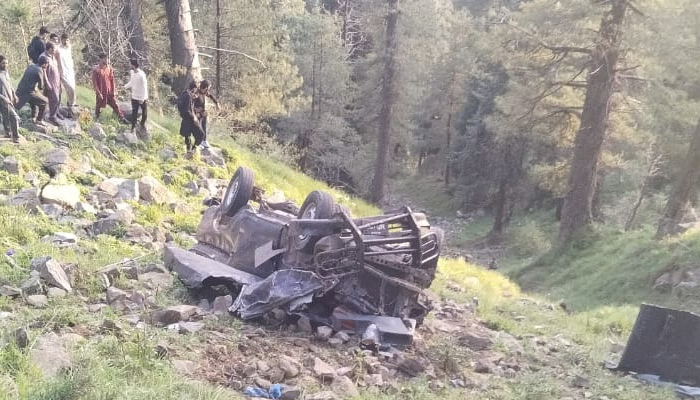 دھیرکوٹ میں گاڑی کھائی میں گرنے سے 5 پولیس اہلکار جاں بحق