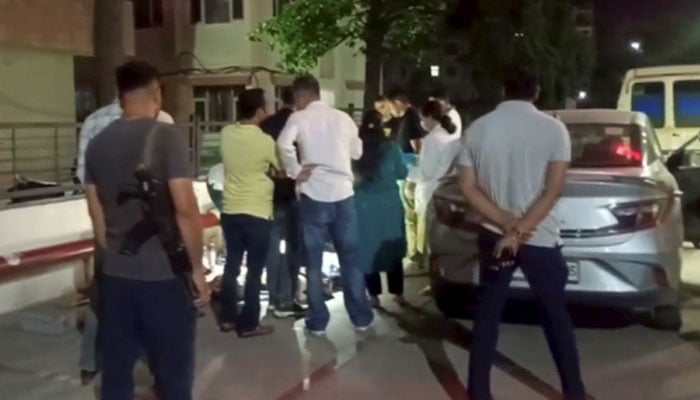 بھارت: قرضوں میں ڈوبے  ایک ہی خاندان کے 7 افراد نے خودکشی کرلی