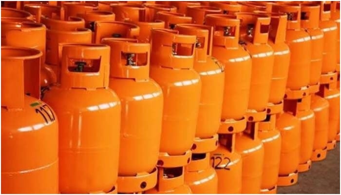 ایل پی جی کا گھریلو سلنڈر 54 روپے 60 پیسے سستا ہوگیا