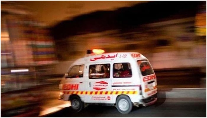 کراچی کے مختلف علاقوں میں ٹریفک حادثات، اسسٹنٹ پروفیسر سمیت 5 افراد جاں بحق