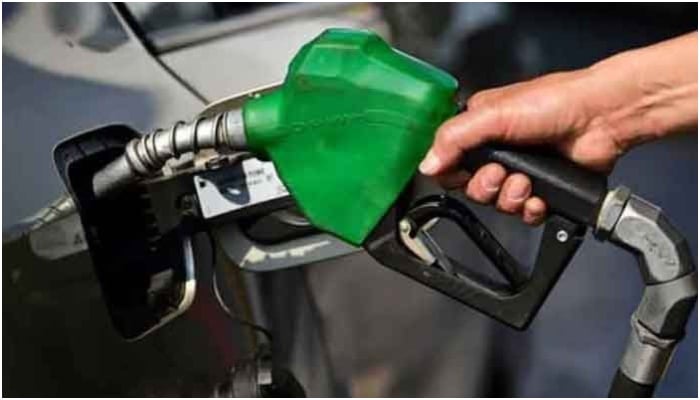 حکومت نے پیٹرول کی قیمت میں اضافہ کردیا