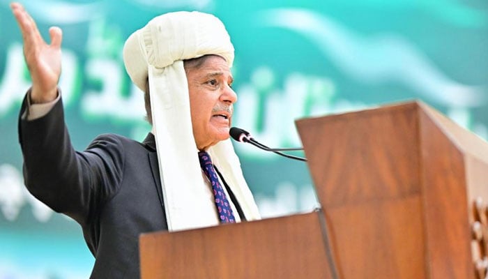 بلوچستان میں امن و ترقی کی راہ میں رکاوٹیں ڈالنے والے دہشتگردوں کو کچل دیا جائے گا: وزیراعظم