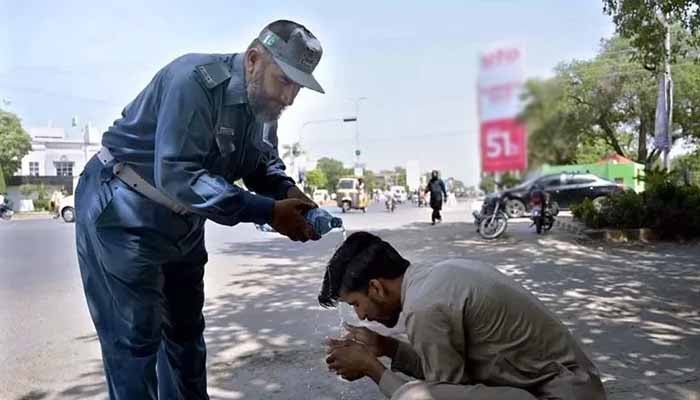 ملک کے بیشتر حصوں میں آج موسم گرم رہے گا، گلگت میں بارش کی پیشگوئی