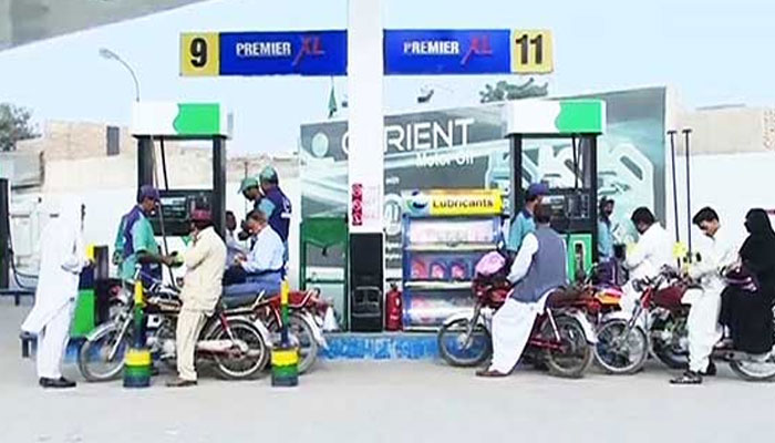 بجٹ میں پیٹرول سمیت ہر قسم کی نقد خریداری پر اضافی رقم لینے کی تجویز