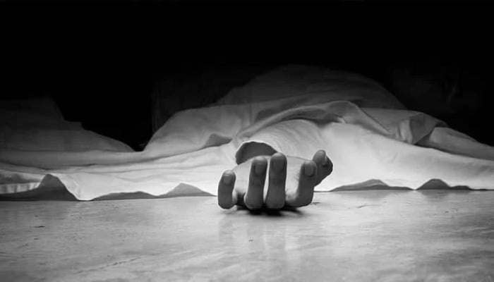 رحیم یار خان، عید کے کپڑے مانگنے پرباپ نے 3 بچوں کو زہردے کر خودکشی کرلی