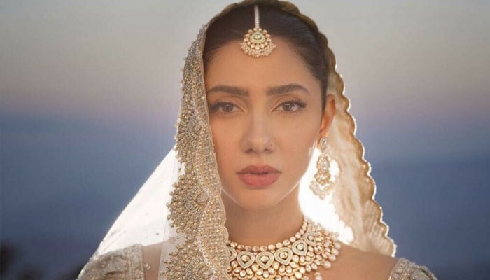 ماہرہ خان کا  شوہر سے ملنے والے تحائف میں پسندیدہ تحفہ کونسا ہے؟