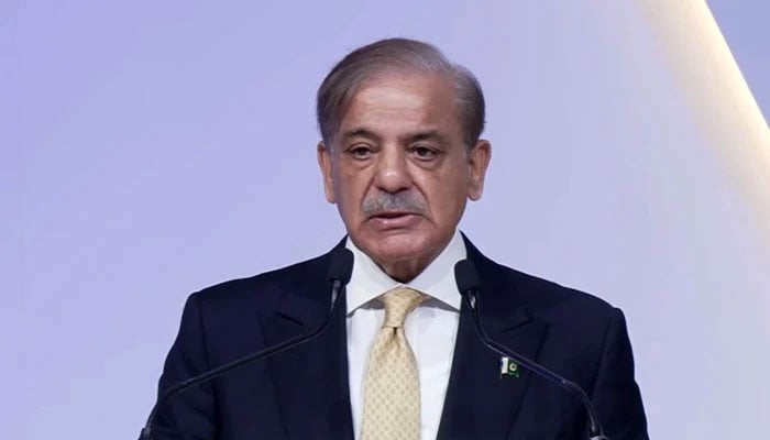 قوم یکجا ہے، ملک کی ترقی و خوشحالی کیلئے بڑے اور کڑے فیصلے کرنے ہوں گے: وزیراعظم