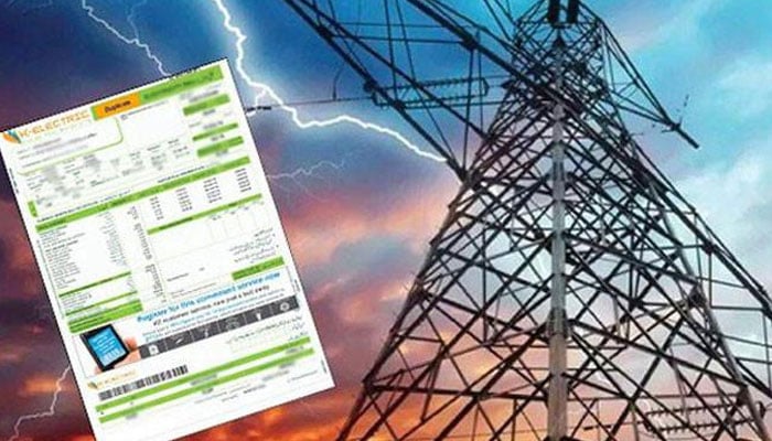 کراچی کیلئے بجلی کی قیمت میں 2 روپے 99 پیسے فی یونٹ کمی کردی گئی