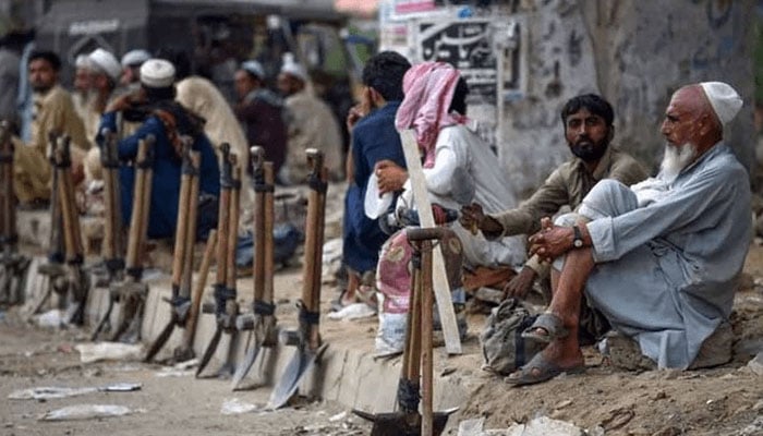 پاکستان میں 6 رکنی خاندان کو بنیادی سہولیات کیلئے ماہانہ 75 ہزار روپے سے زائد درکار ہوتے ہیں، رپورٹ
