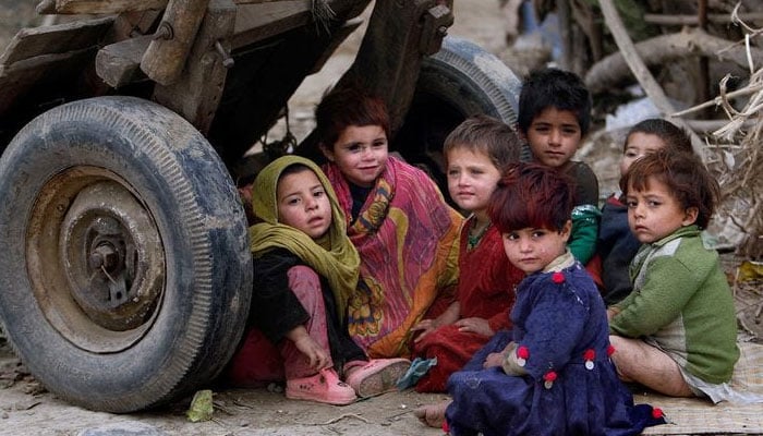 پاکستان میں 44.7 فیصد آبادی غربت کی لکیر سے نیچے، عالمی بینک