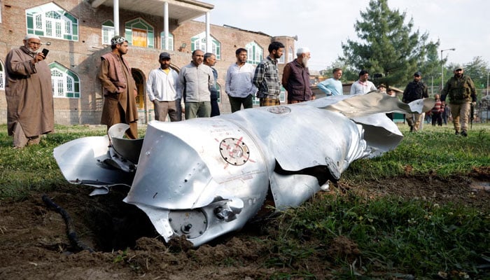 پاکستان سے جنگ میں بھارت کے گرنے والے طیاروں کے پائلٹ کہاں گئے؟ انکشاف سامنے آگیا