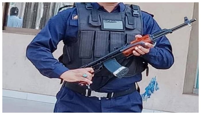 مظفرگڑھ: سکیورٹی گارڈ کی مبینہ غفلت سے گولی چل گئی، بازار شاپنگ کرنے آیا شخص جاں بحق