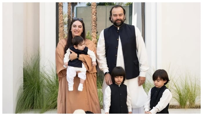 بختاور بھٹو کی عیدالاضحیٰ پر اپنے بیٹوں اور دُنبوں کے ہمراہ تصاویر وائرل