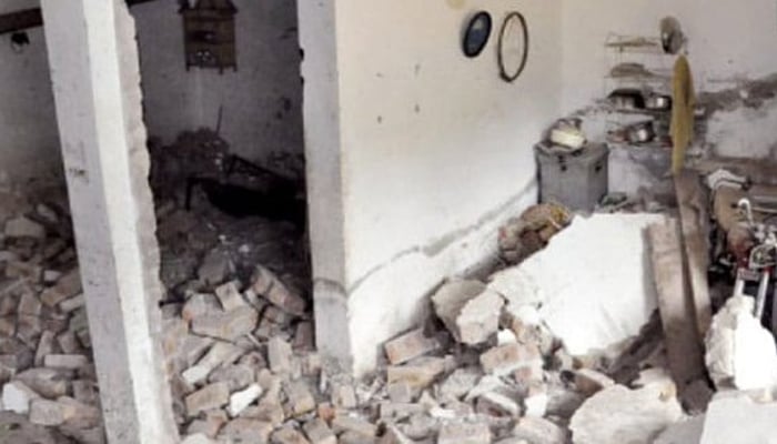 مردان:گھر میں گیس لیکج کے دھماکے سے 6 افراد جاں بحق ، 2 زخمی