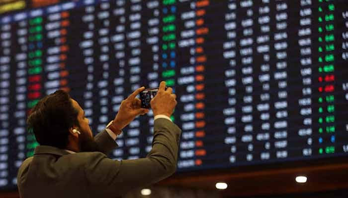 بجٹ سے قبل پاکستان اسٹاک ایکسچینج کا 100 انڈیکس تاریخی بلندی پر بند