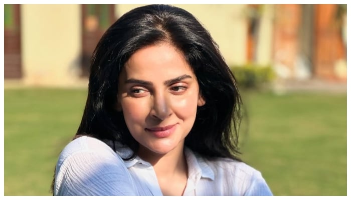 صبا قمر نے عید کی تصاویر سوشل میڈیا پر شیئر نہ کرنے کی وجہ بتادی