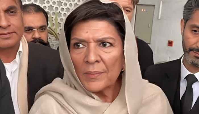 عمران خان کی رہائی نظر نہیں آرہی، علیمہ خان