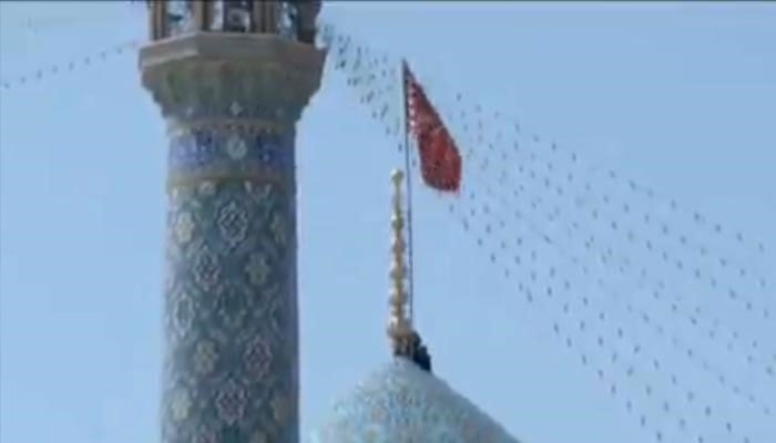 اسرائیلی حملہ، ایران میں انتقام کی علامت ’سرخ پرچم‘ لہرا دیاگیا