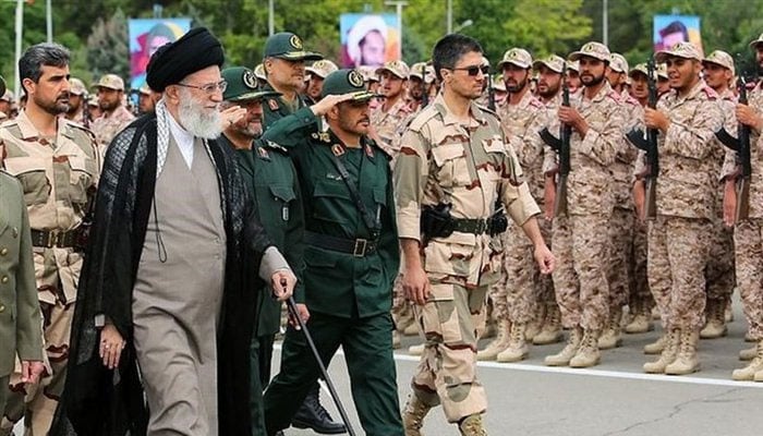 ایران کی روایتی فوج سے الگ ‘ایرانی پاسدارانِ انقلاب‘  گروپ کون  ہے اور کتنی طاقت رکھتا  ہے؟