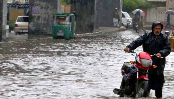 ملک کے مختلف حصوں میں کل سے بارش کا امکان، اربن فلڈنگ کا خدشہ