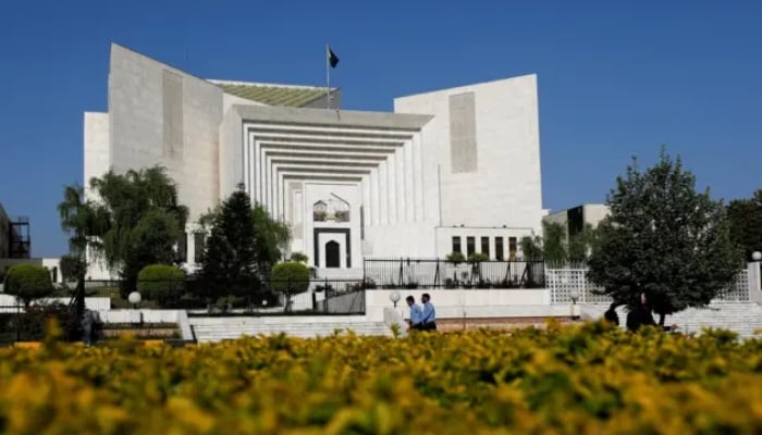 سپریم کورٹ نے ججز کے ٹرانسفر کیخلاف درخواستیں مسترد کردیں