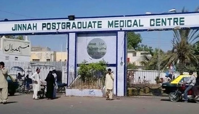 جناح اسپتال میں کانگو وائرس کے مریض کا علاج کرنیوالے 2 ڈاکٹرز میں وائرس کی علامات