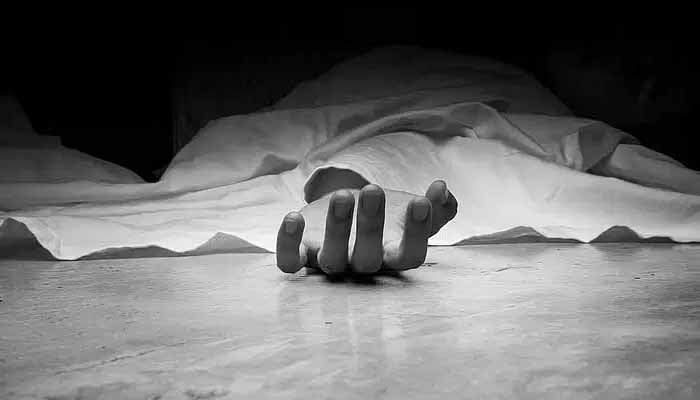 بھارت: میڈیکل ٹیسٹ میں کم نمبر آنے پر باپ نے ڈنڈے مار کر بیٹی کو قتل کردیا