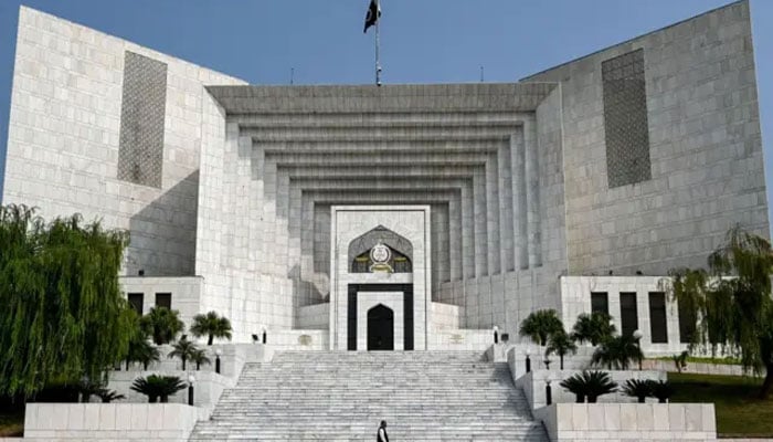 اسلام آباد: سپریم کورٹ کا ایل ایل بی پروگرام 5 سال سےکم کرکے 4 سال کرنےکا حکم