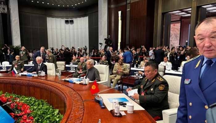 عالمی برادری مسئلہ کشمیر اور فلسطین کا پُر امن حل یقینی بنائے: خواجہ آصف کا ایس سی او میں خطاب