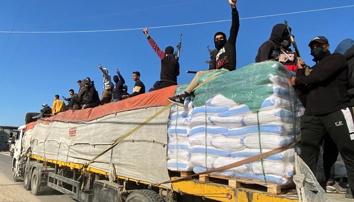 حماس پر امداد قبضے میں لینےکاالزام، اسرائیل نے غزہ میں امداد کا داخلہ روک دیا