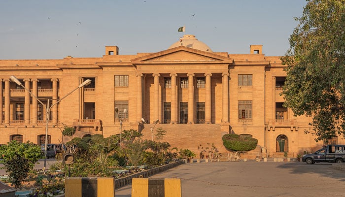سندھ ہائیکورٹ نے ایڈیشنل چیف سیکرٹری داخلہ سندھ کیخلاف نیب انکوائری کالعدم قرار دیدی