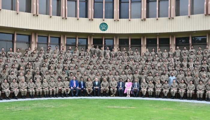 ہندوستان کو واضح پیغام ہے اسکی اجارہ داری کبھی قبول نہیں کریں گے: فیلڈ مارشل