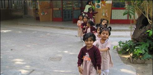 کراچی کےنجی اسکولوں نے سرکاری احکامات ہوا میں اڑُادیے