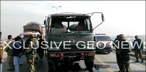 پشاور: فورسز کے قافلے کے قریب دھماکا،3 اہلکار زخمی