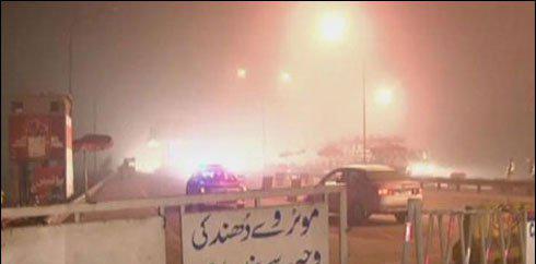 شدید دھند : لاہور تا شیخوپورہ انٹر چینج ٹریفک کیلئے بند 