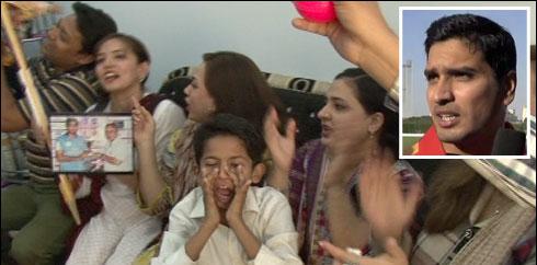 رمان رئیس کی پہلی بارقومی ٹیم میں شمولیت پر گھر والے خوش