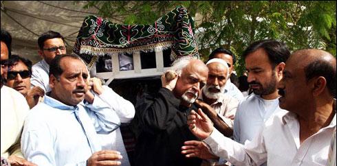 ممتاز ادیبہ اور ڈراما نگار فاطمہ ثریا بجیا کراچی میں سپرد خاک