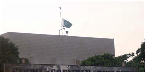 سانحہ لاہور:سندھ میںسرکاری عمارتوں پر قومی پرچم سرنگوں 